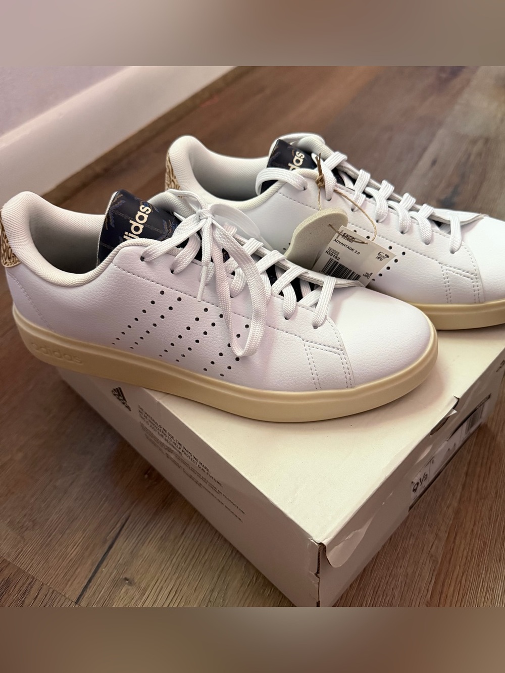 NEW w/box Adidas White Leather Advantage 2.0 Tennis Sneakers Animal print Heal